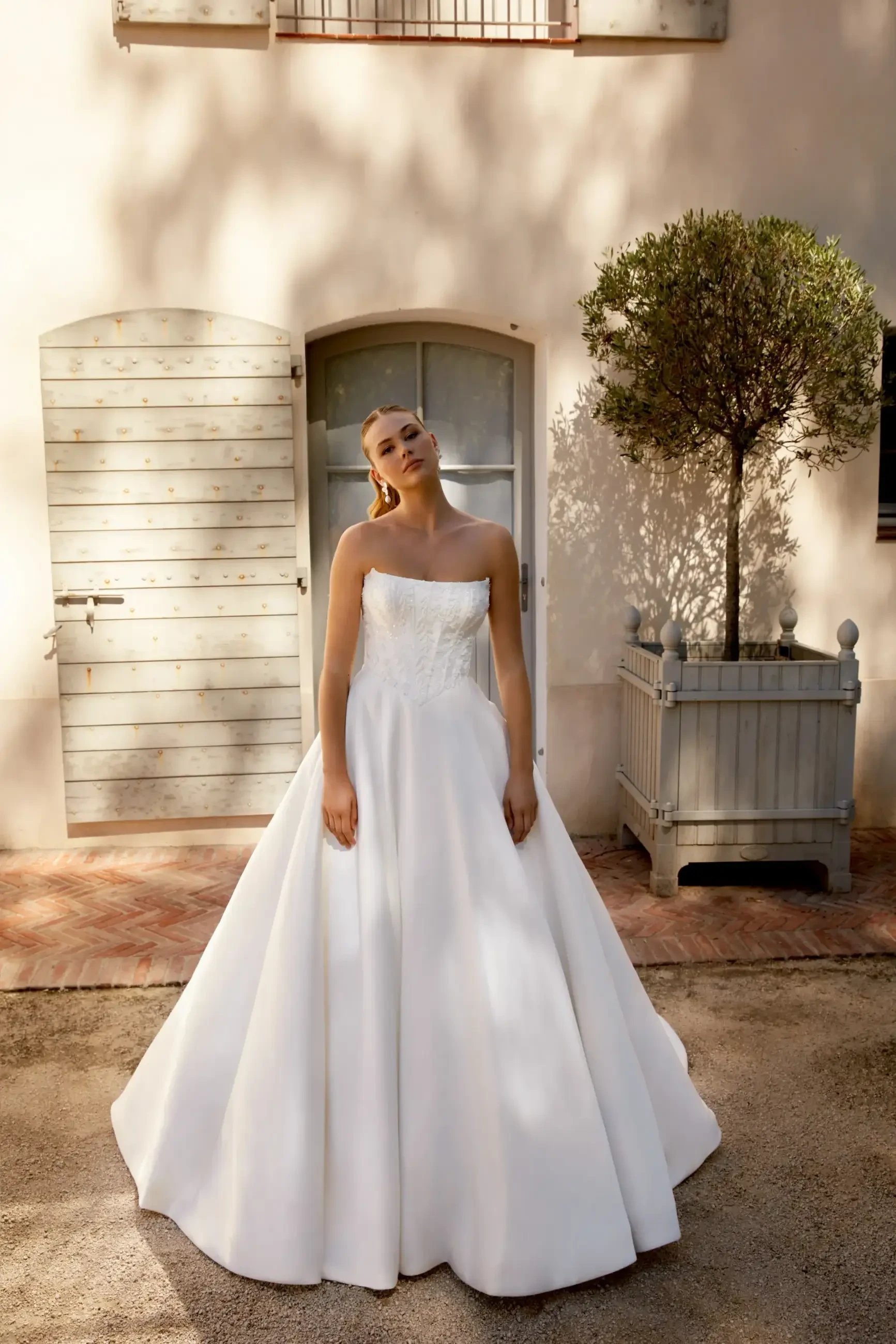 How Much Does a Wedding Dress Cost? A Connecticut Bride’s Guide to Bridal Budgets. Desktop Image