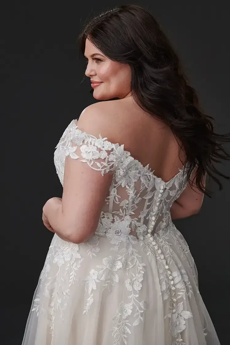 Eddy K Curvy Trunk Show