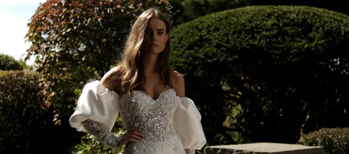 Timeless Elegance: The Allure of Long-Sleeved Wedding Dresses for Modern Brides Image